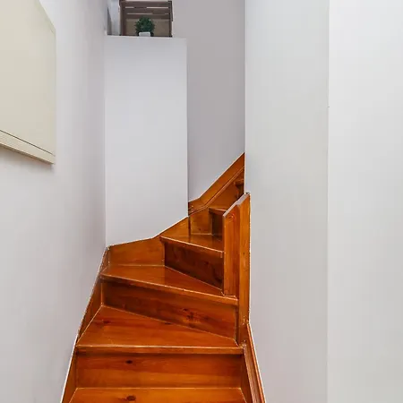 Pateo Santo Estevao-self Catering * ליסבון